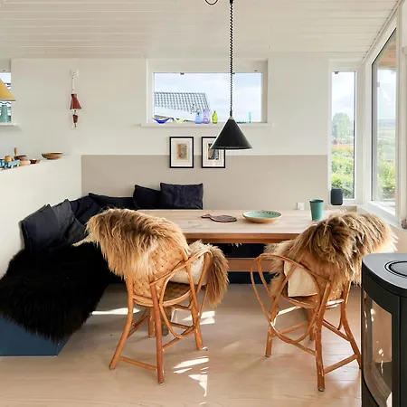 בית נופש Unique In With Sea View קרטמינדה