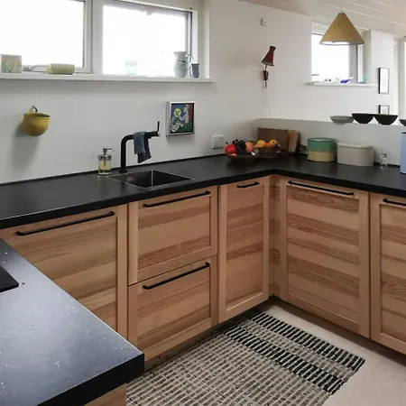 بيت للعطل Unique In With Sea View *